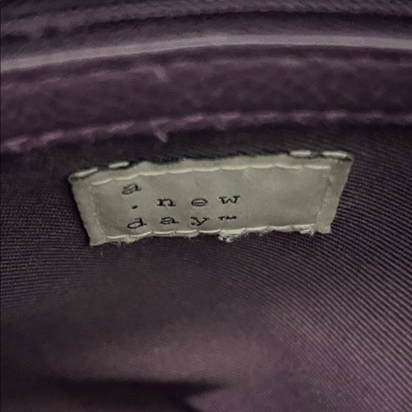 a new day Plum Crossbody Bag - Picture 5 of 16